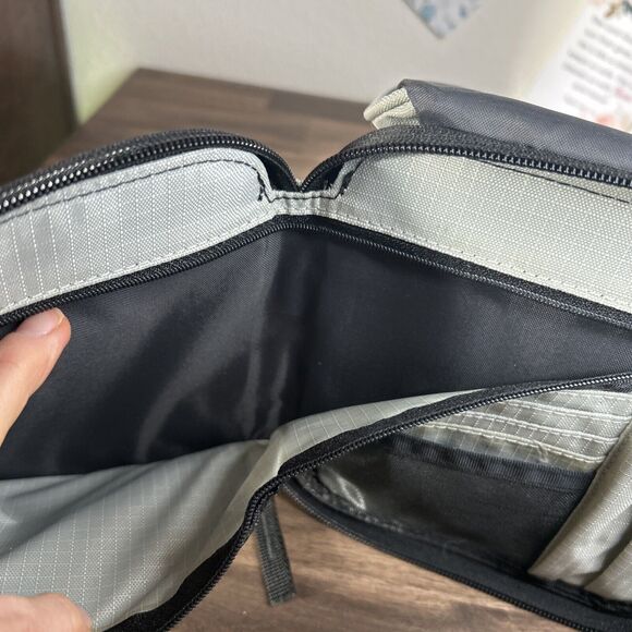 EDDIE BAUER Sport Wallet Handbag Crossbody Gray & Black Nylon - Picture 7 of 9